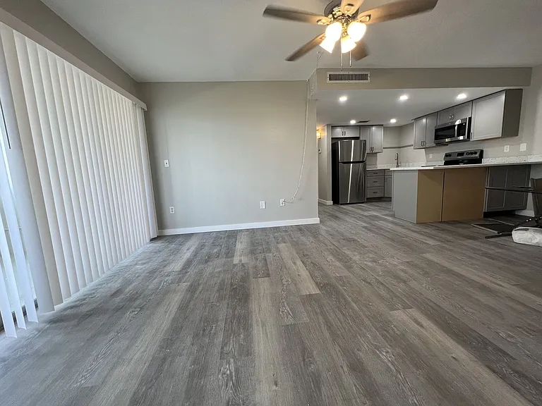 21260 Brinson Ave — Photo 3