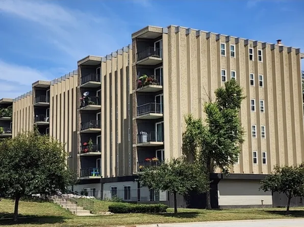 9514 Lawrence Ave APT 2106, Schiller Park, IL 60176