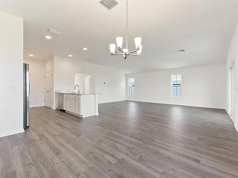 2421 Hobkirk Loop — Photo 10