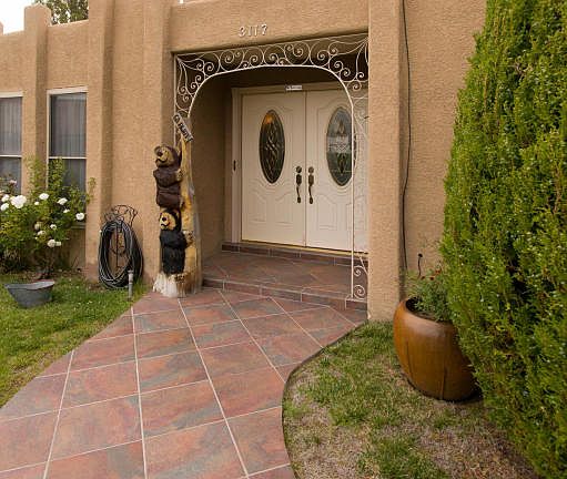4th image of 3117 Matador Dr NE