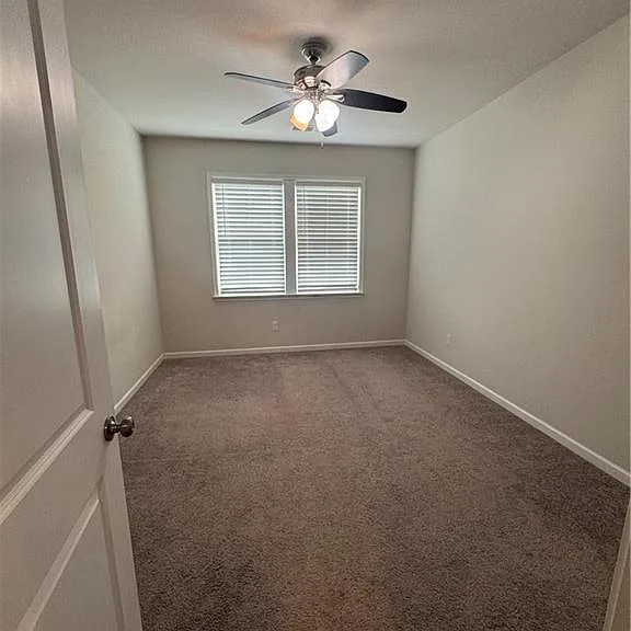 719 Saffron Blvd — Photo 14