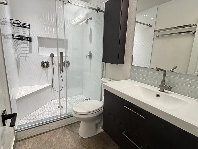 6752 Rostrata Ave — Photo 9