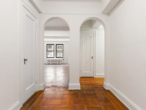 3rd image of 179 E 79th St APT 9A