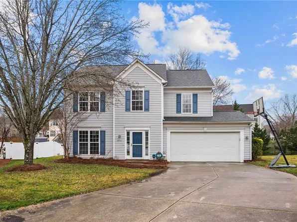 3396 Cherrybrook Dr, Jamestown, NC 27282