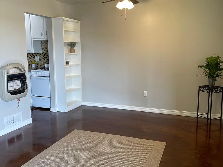 415 N Baumann Ave — Photo 5