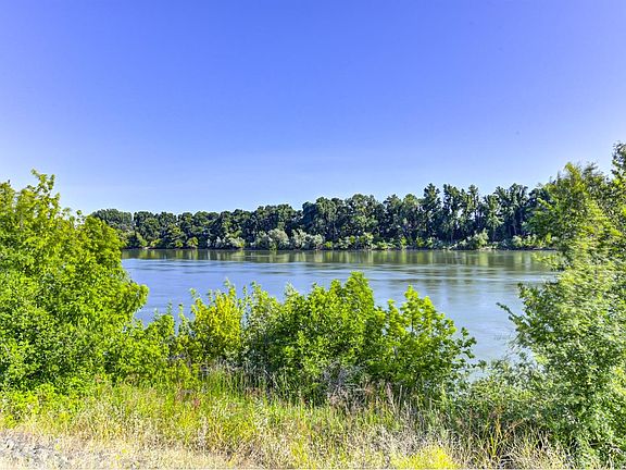 3rd image of 7778 Dutra Bend Dr