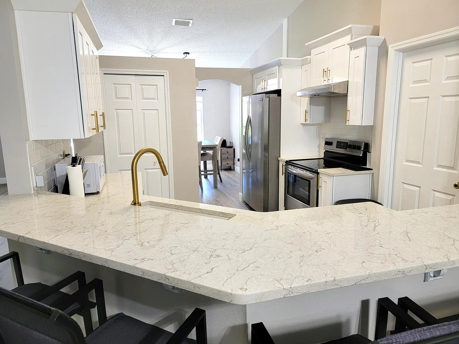 3 bed, 1601 sqft, $2,995 — Photo 4