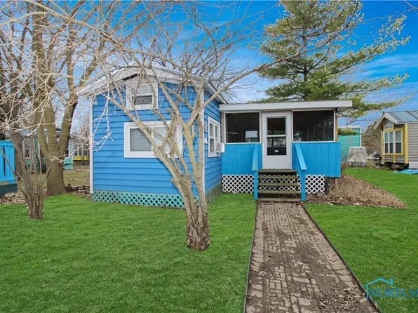1233 Fox Rd #40, Middle Bass, OH 43446