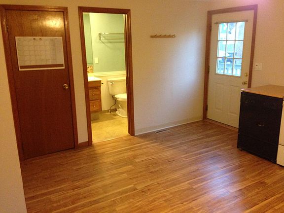 4th image of 218 East Ave #1