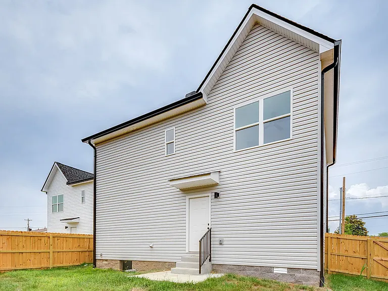 3630A Village Trl — Photo 8