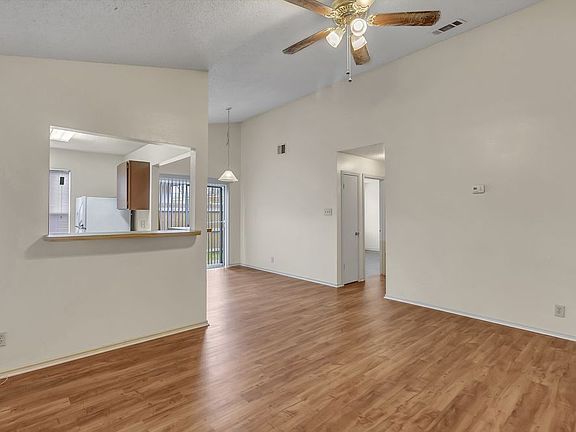 5th image of 5016 Anacacho St