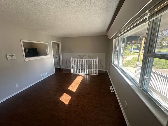 4th image of 2730 Stewart Ave