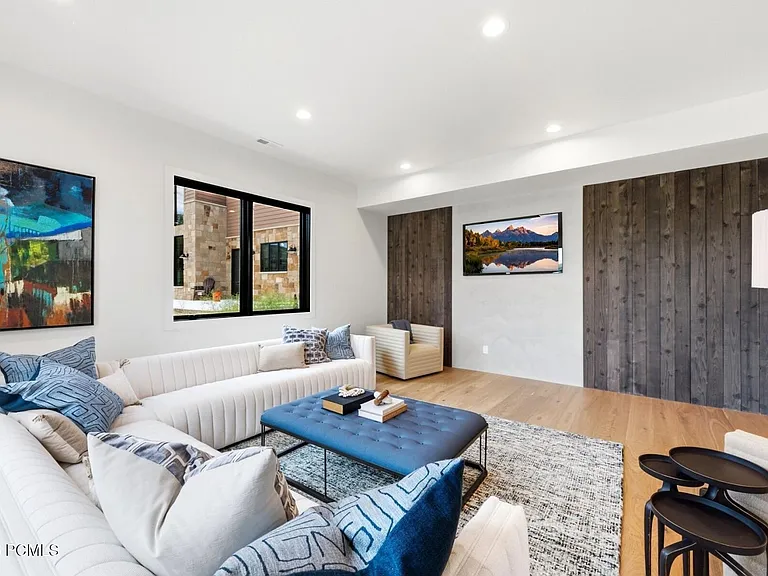 1285 E Lasso Trl — Photo 44