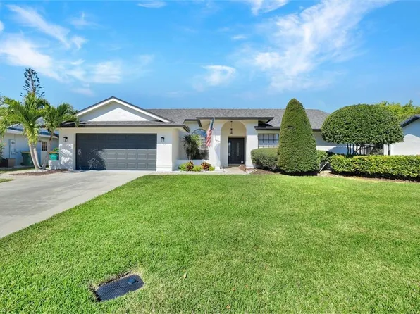 10631 Regent CIR, NAPLES, FL 34109