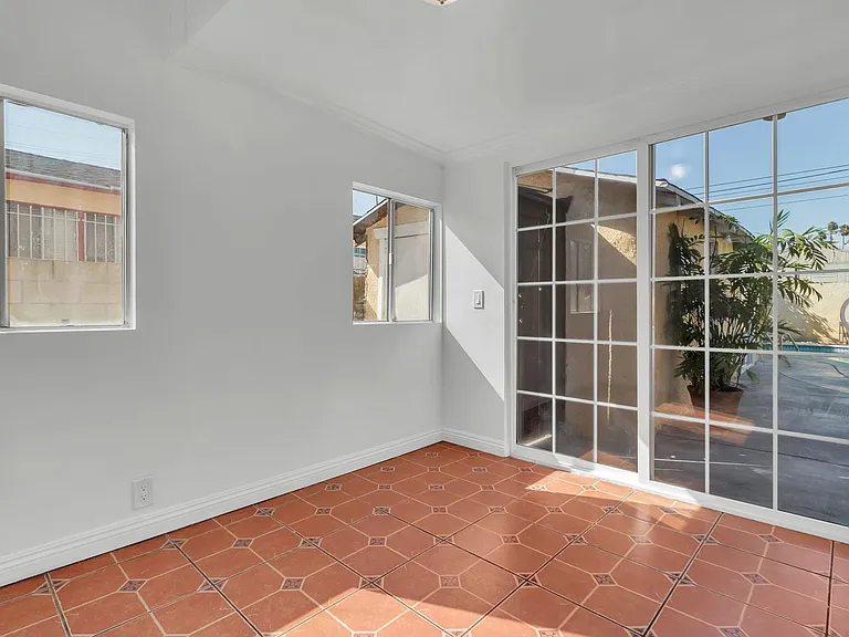 2819 Exposition Pl — Photo 12