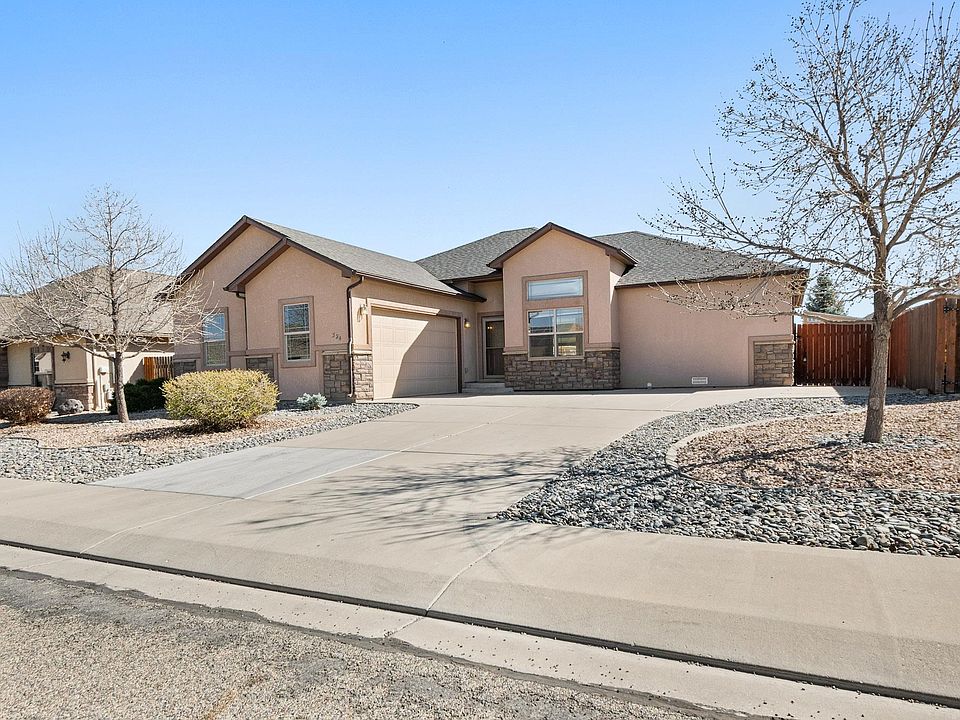 1st image of 324 Arches Dr