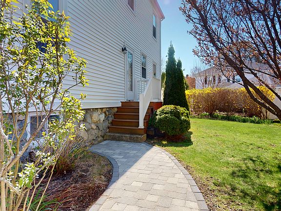3rd image of 18 Faneuil Rd #18