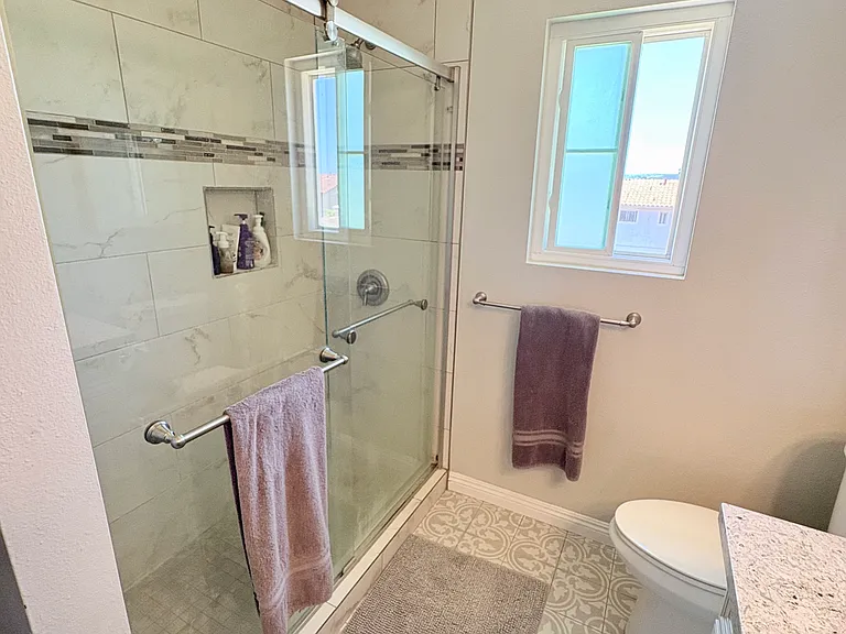 2035 Grove Ave — Photo 16