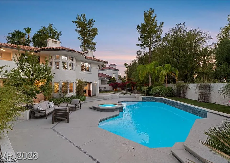 2233 Versailles Ct