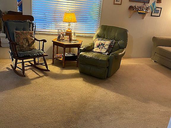 4th image of 940 Strongbox Ln