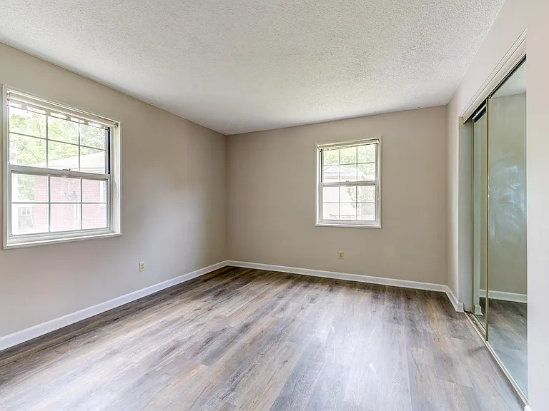 1640 E Swan Cir — Photo 12