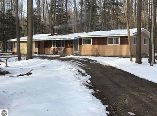 5375 West Cv, Honor, MI 49640