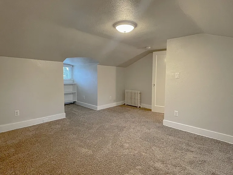 709 N I St #11 — Photo 22