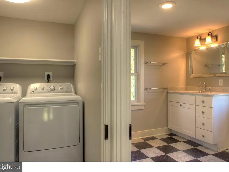 5253 Upper Mountain Rd — Photo 18