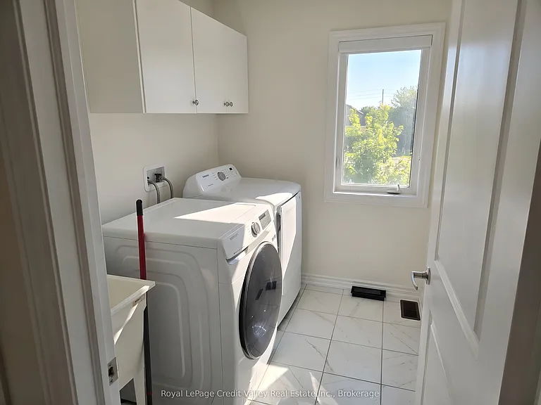 2207 Lozenby St — Photo 14