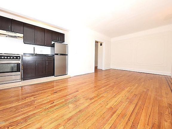 2nd image of 2590 35th St APT 3C