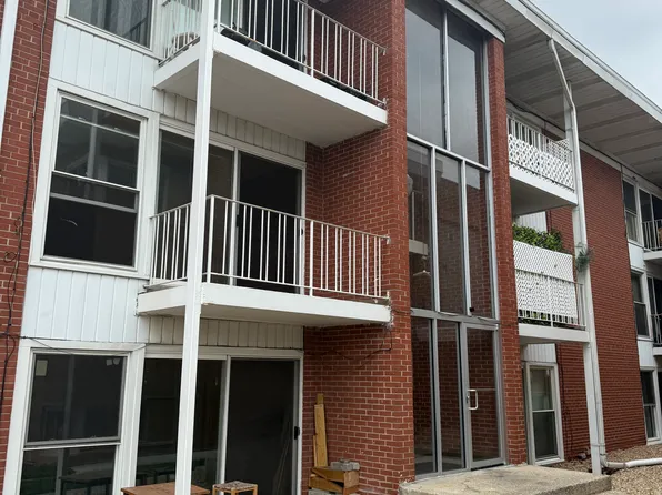 1817 S Harlem Ave APT 5, Berwyn, IL 60402