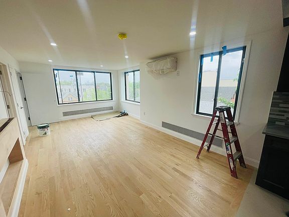 3rd image of 21-30 Hazen St #3