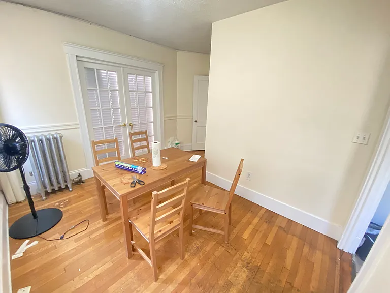 8 Barrows St — Photo 2