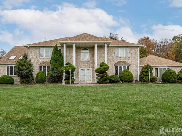 4 Drinking Brook Rd, Monmouth Junction, NJ 08852