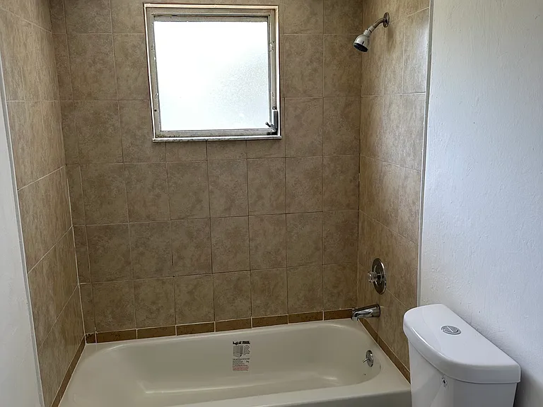 1306 SW 43rd Ln — Photo 7
