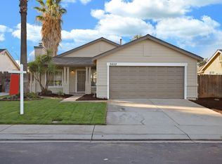 3652 Castlepark Dr, Riverbank, CA 95367