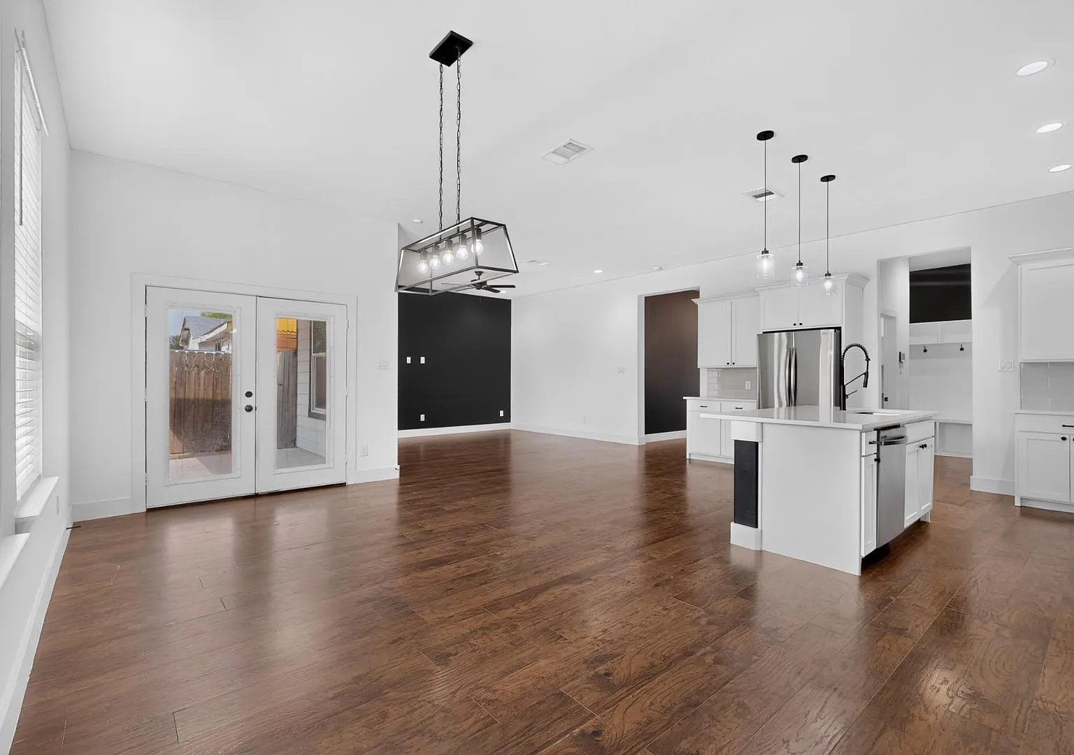 3727 Humphrey Dr — Photo 4