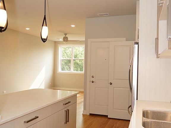 3rd image of 6138 S University Ave #2WW