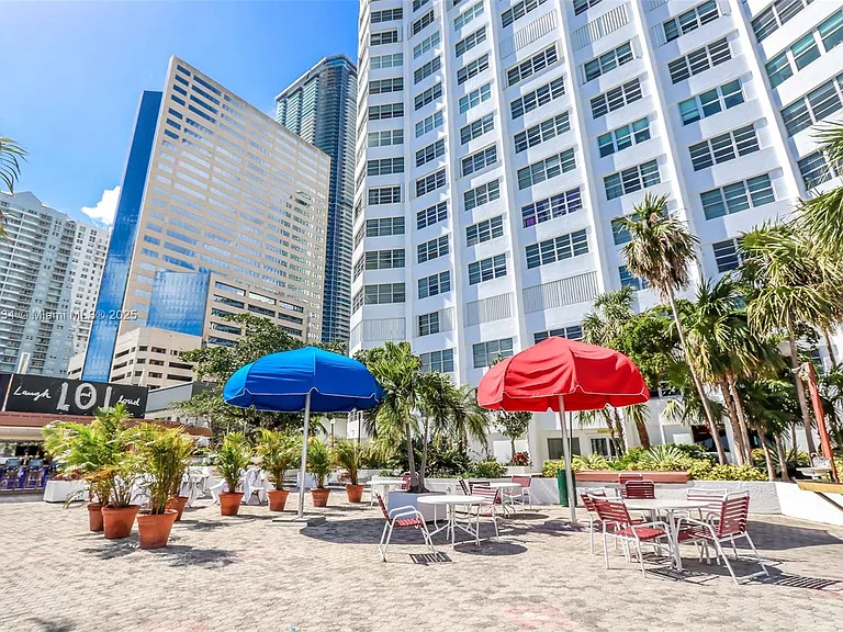 825 Brickell Bay Dr #847 — Photo 39