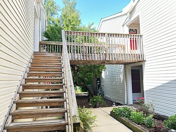 3rd image of 1964 Kenilworth Cir APT F