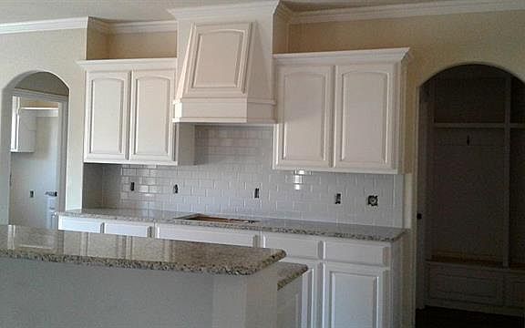 4th image of 405 Sagebrush Dr