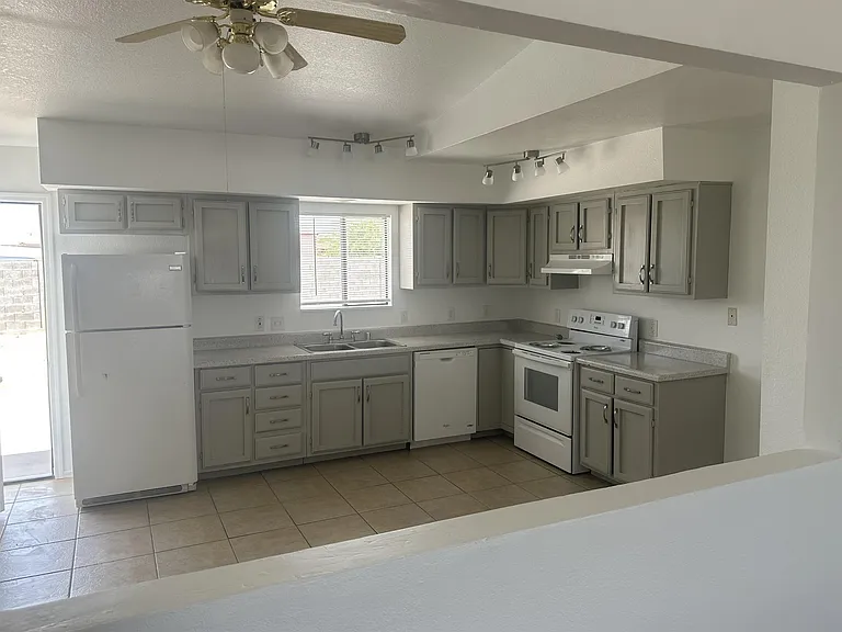 9416 W Rafael Dr — Photo 13