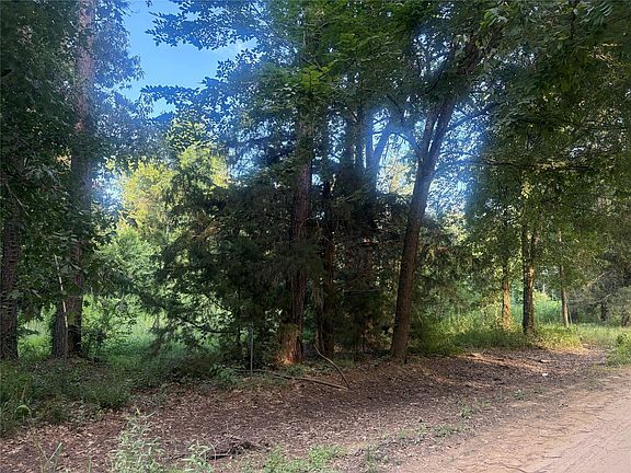 3rd image of 23881 Simpson Ln