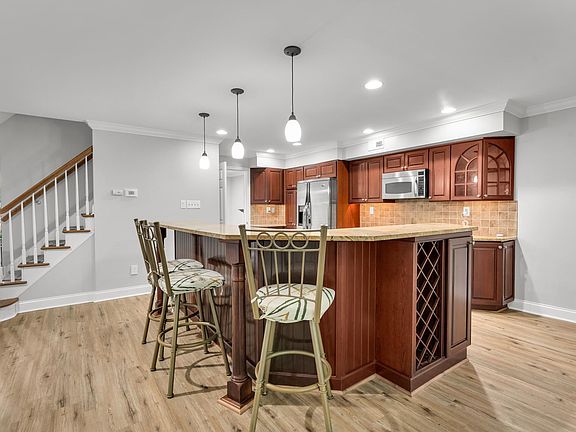 5th image of 131 Woodgate Ln #21
