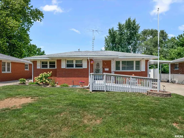 15 Monica Ct, Grandview, IL 62702