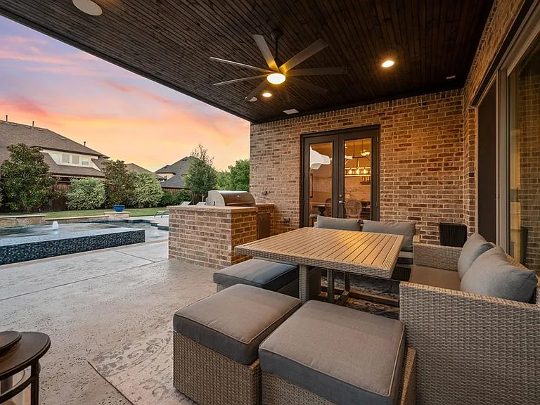 908 Lake Carillon Ln — Photo 32