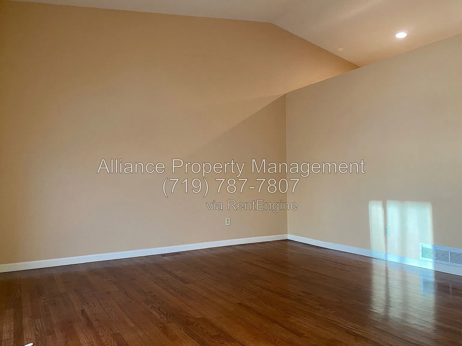 4 bed, 3.5 bath, 2247 sqft, $2,395 — Photo 2
