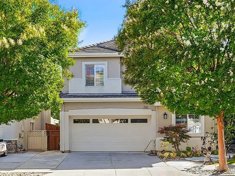 6569 Alyssa Dr — Photo 2