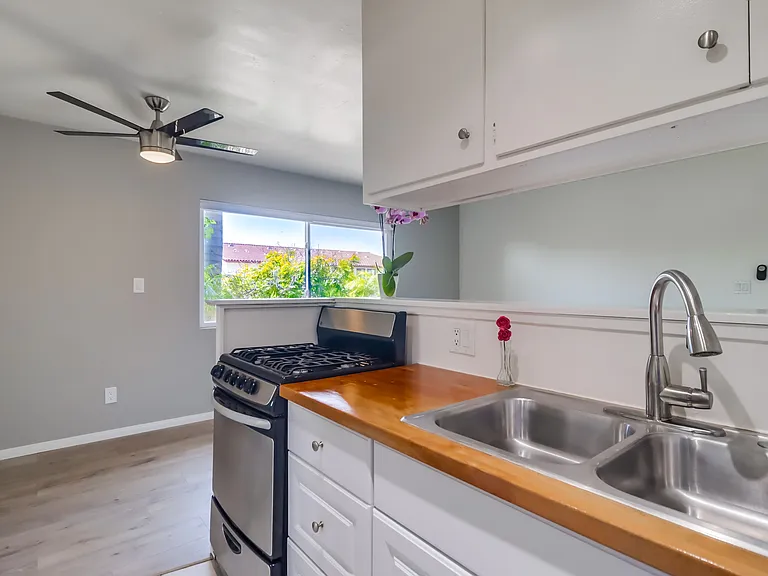 1024 Turquoise St #A — Photo 20