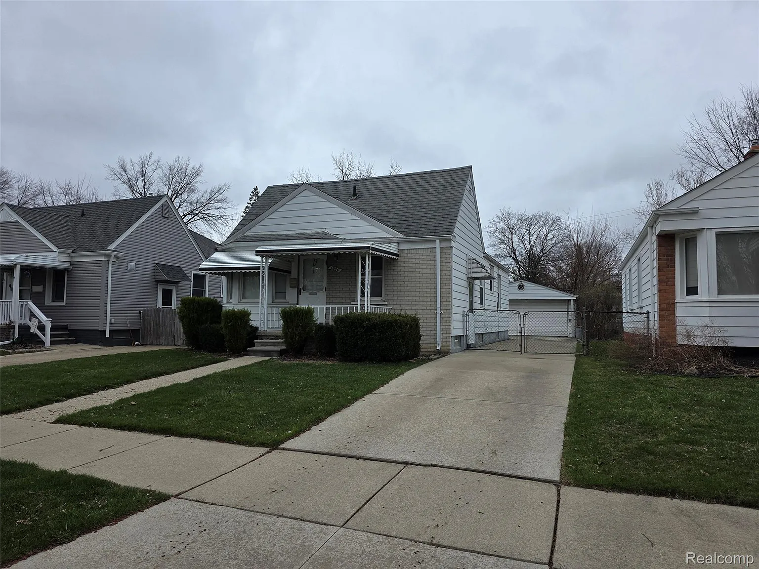 9960 Rockland photo 1